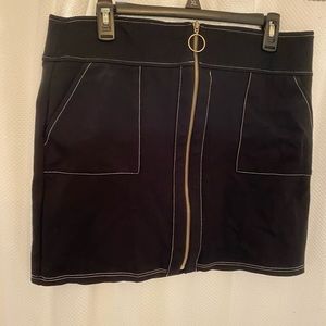 Contrast stitch mini skirt with front zip